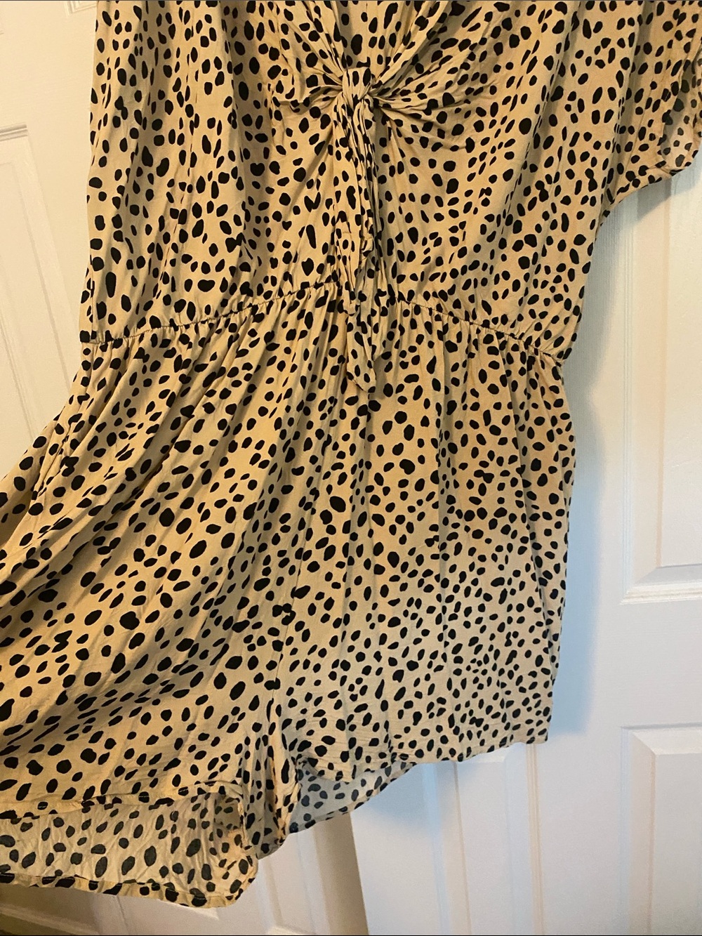 V-Neck Tie-Front Tunic Romper in Beige with Black Spot - Picture 2 of 3